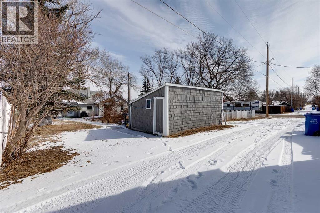 235 3 STREET Image 26