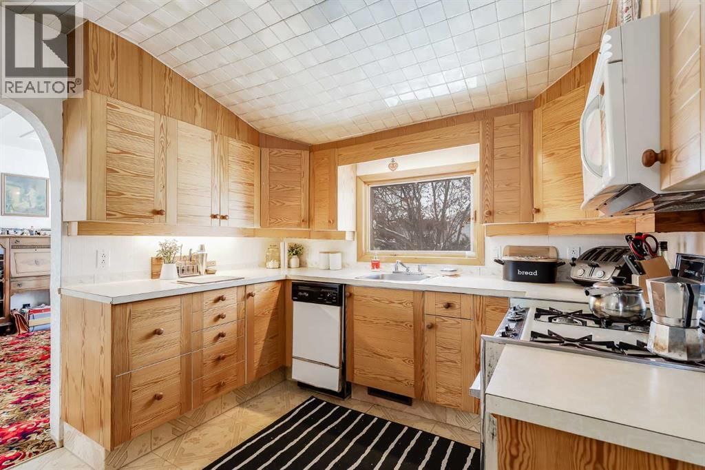 235 3 STREET Image 4