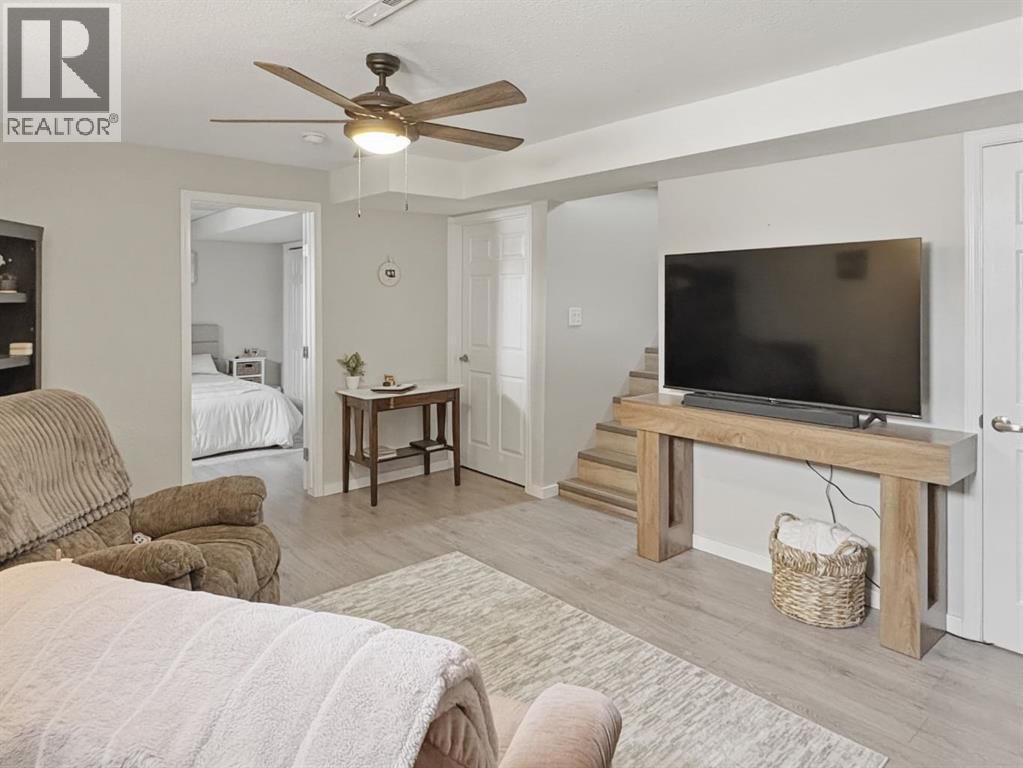 5212 50 AVENUE CRESCENT Image 17