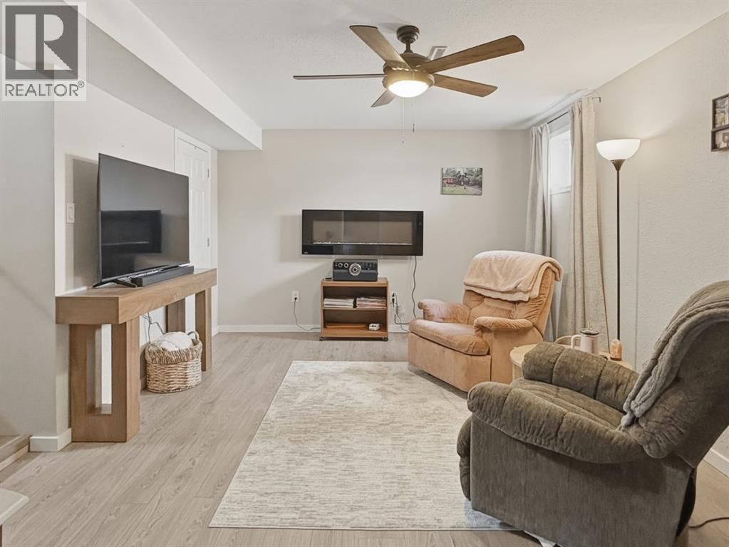 5212 50 AVENUE CRESCENT Image 18