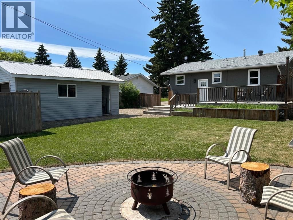 5212 50 AVENUE CRESCENT Image 2