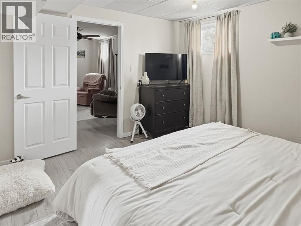 5212 50 AVENUE CRESCENT Image 20