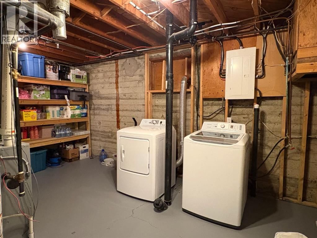 5212 50 AVENUE CRESCENT Image 24