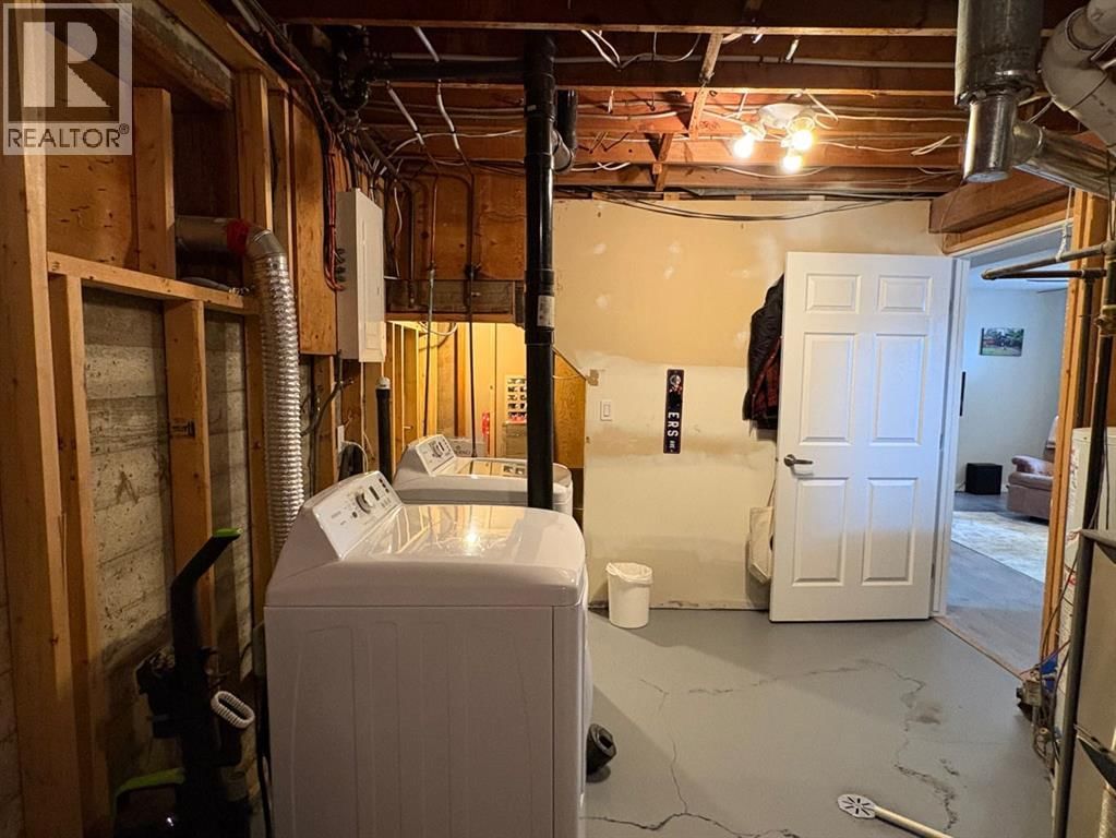 5212 50 AVENUE CRESCENT Image 25