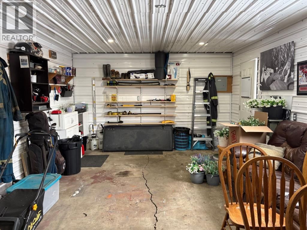 5212 50 AVENUE CRESCENT Image 35