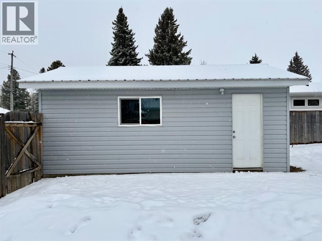 5212 50 AVENUE CRESCENT Image 39