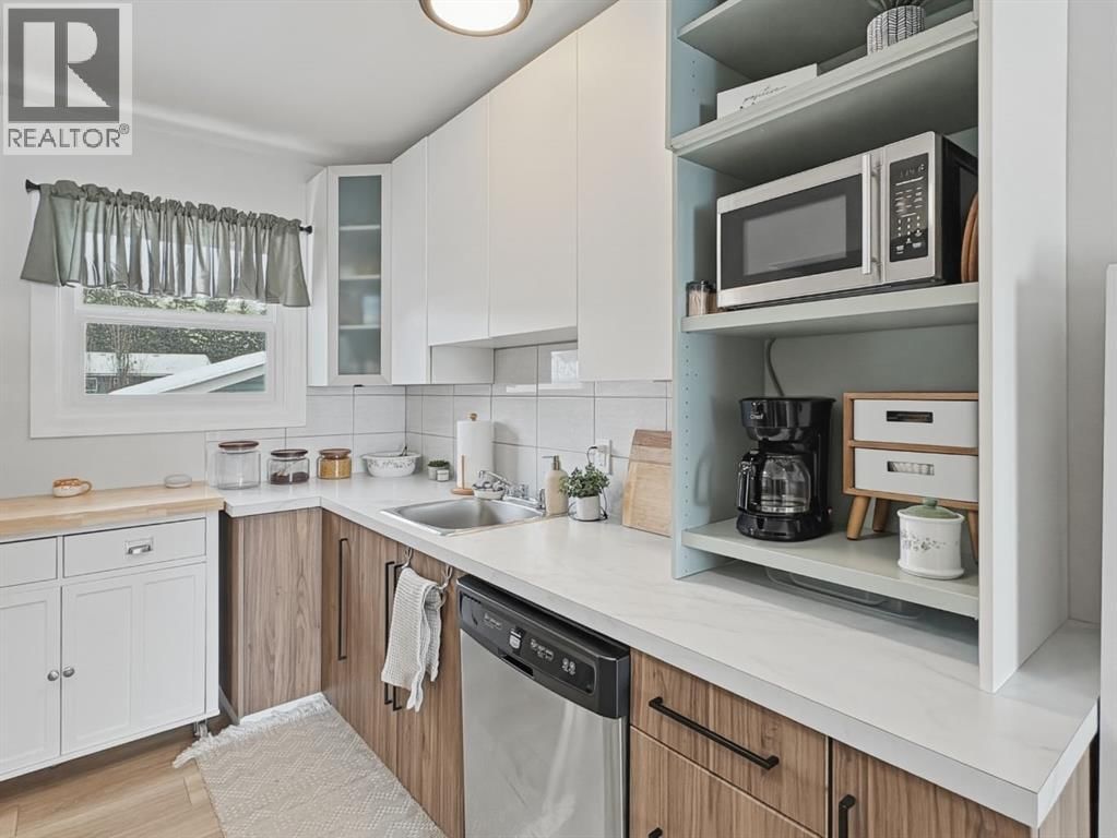 5212 50 AVENUE CRESCENT Image 5