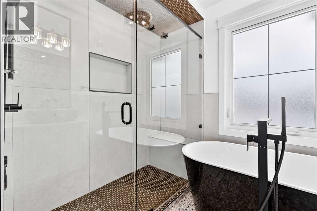 6323 CROWCHILD TRAIL SOUTHWEST Image 23