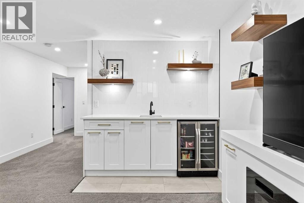 6323 CROWCHILD TRAIL SOUTHWEST Image 31