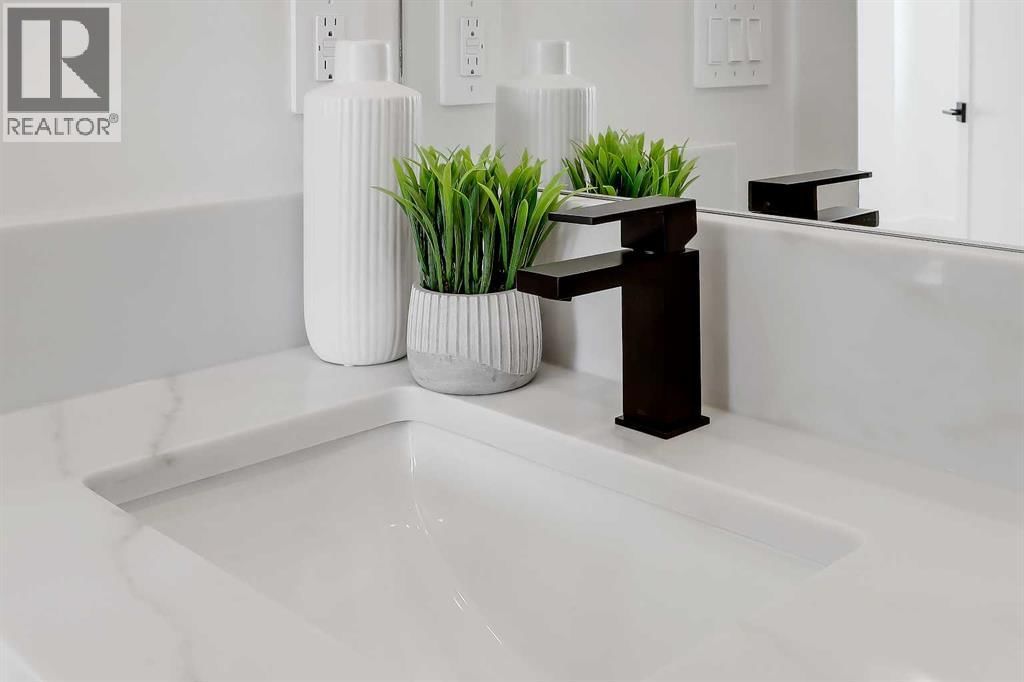 419 22 AVENUE NORTHWEST Image 32