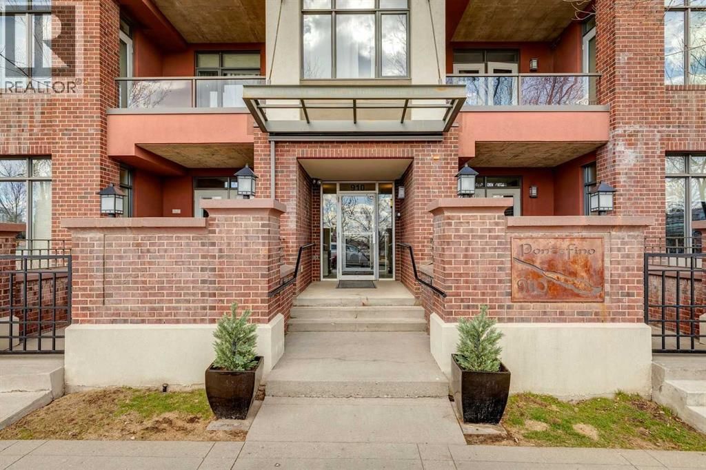 910 CENTRE AVENUE NORTHEAST Image 2