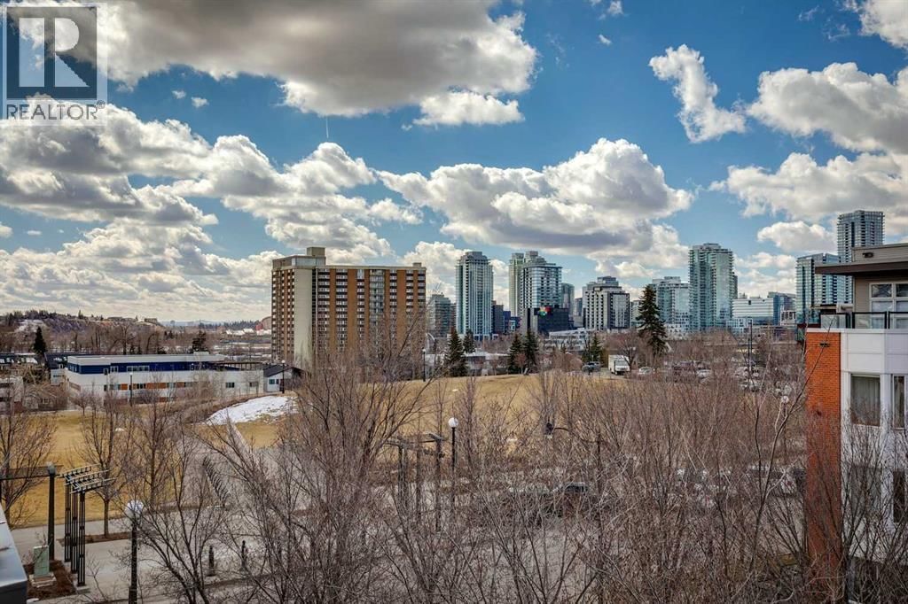 910 CENTRE AVENUE NORTHEAST Image 21