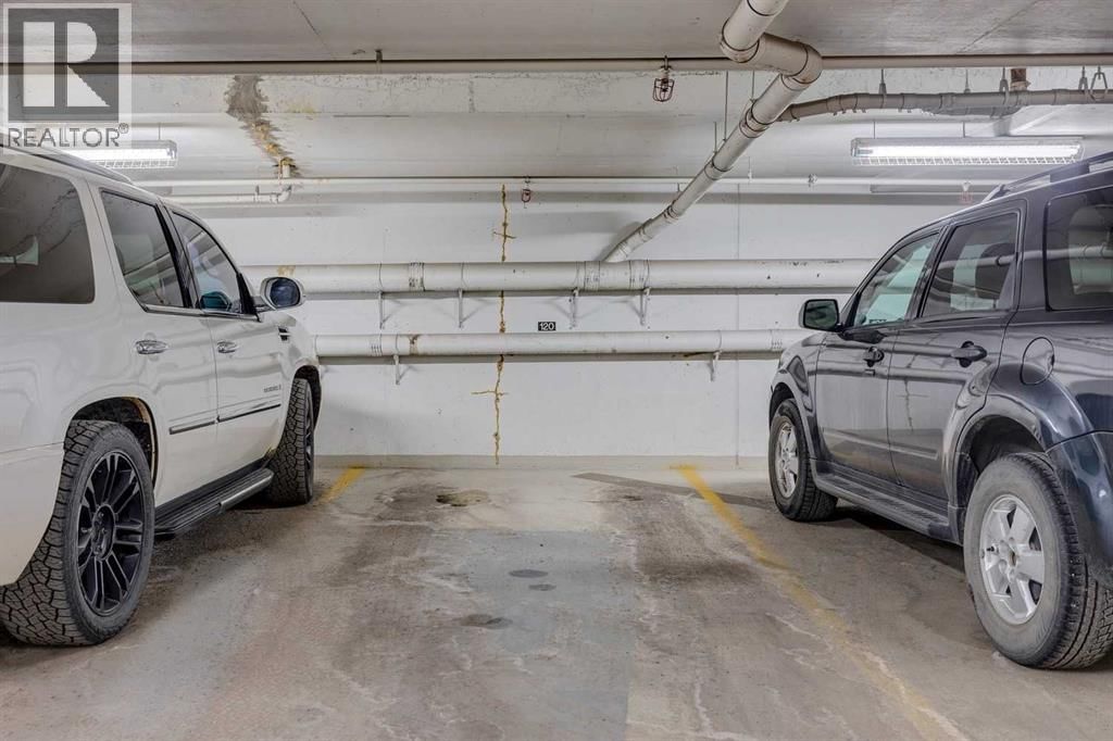 910 CENTRE AVENUE NORTHEAST Image 22