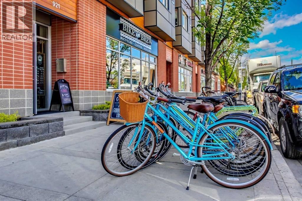 910 CENTRE AVENUE NORTHEAST Image 31