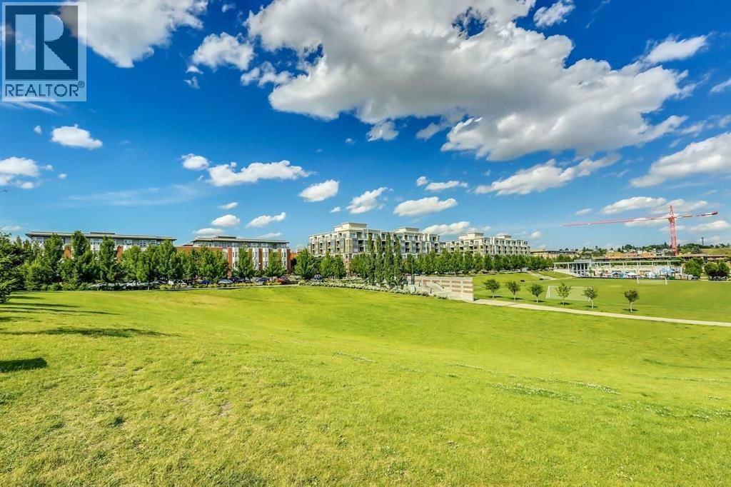 910 CENTRE AVENUE NORTHEAST Image 36