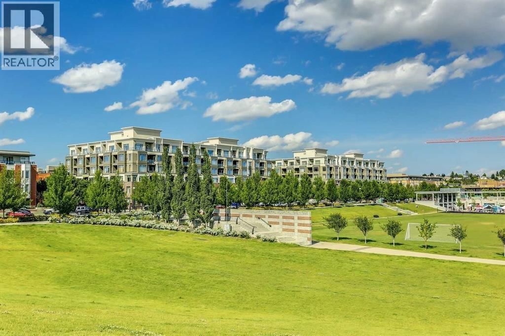 910 CENTRE AVENUE NORTHEAST Image 37