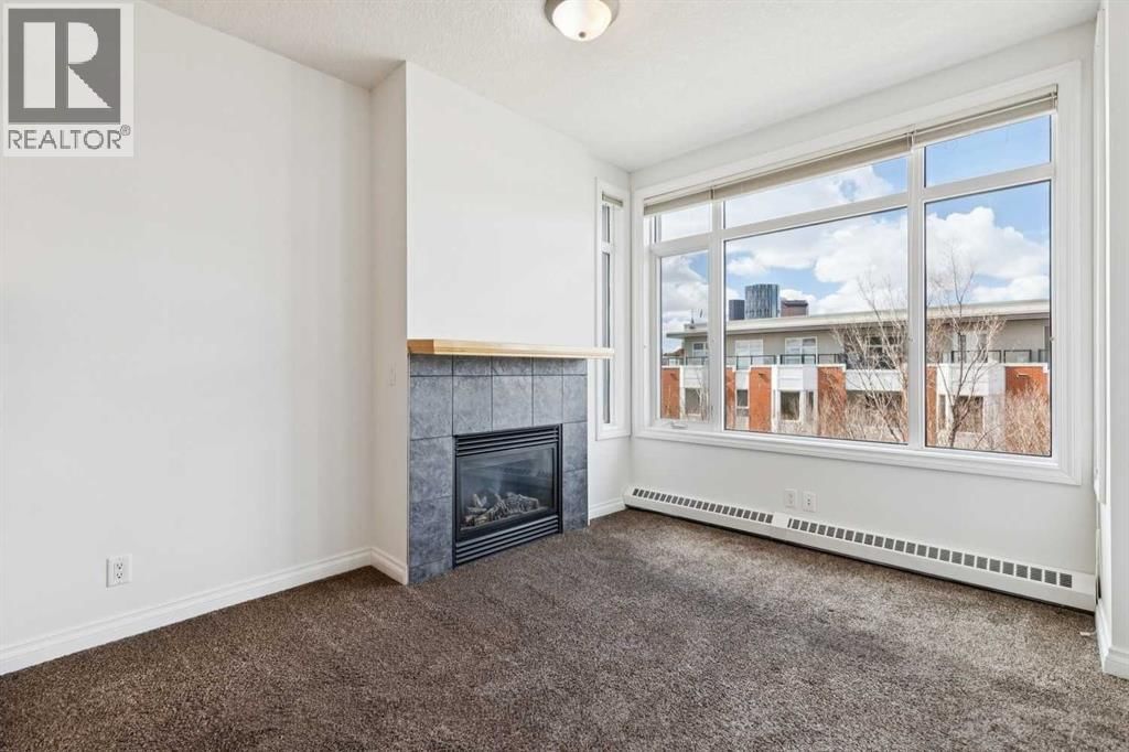 910 CENTRE AVENUE NORTHEAST Image 5