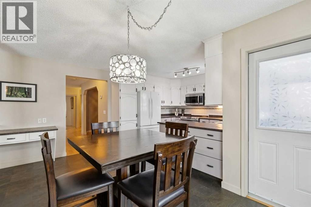 168 ERIN MEADOW CLOSE SOUTHEAST Image 13