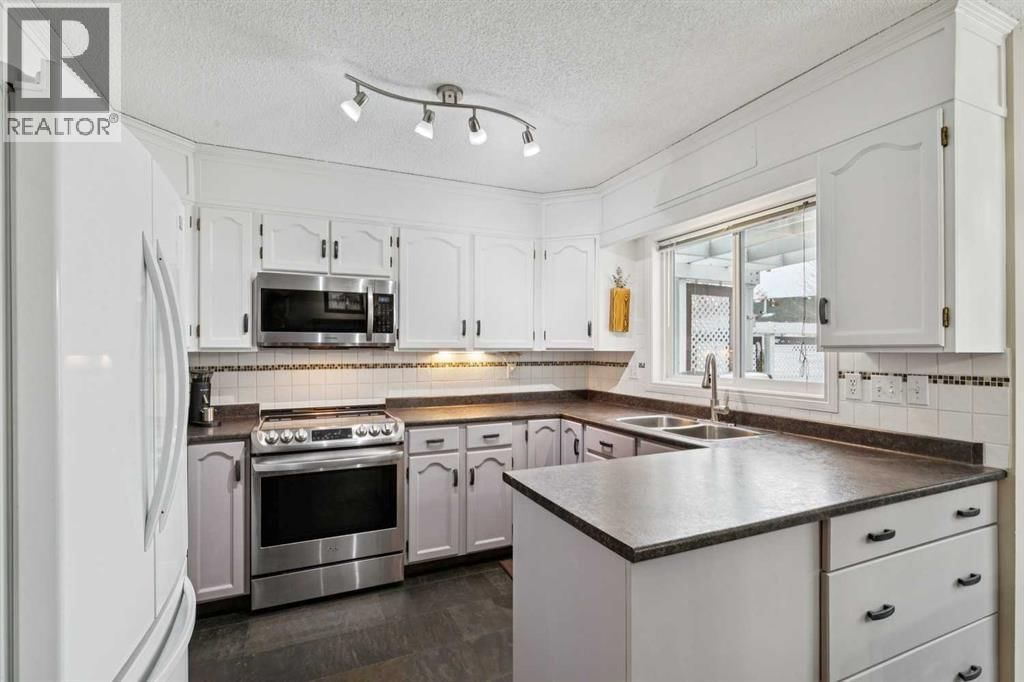 168 ERIN MEADOW CLOSE SOUTHEAST Image 15