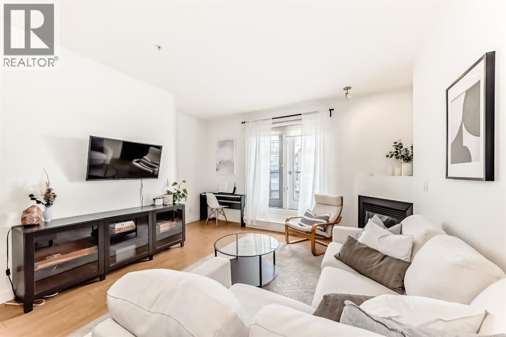 1000 CENTRE AVENUE NORTHEAST Image 4