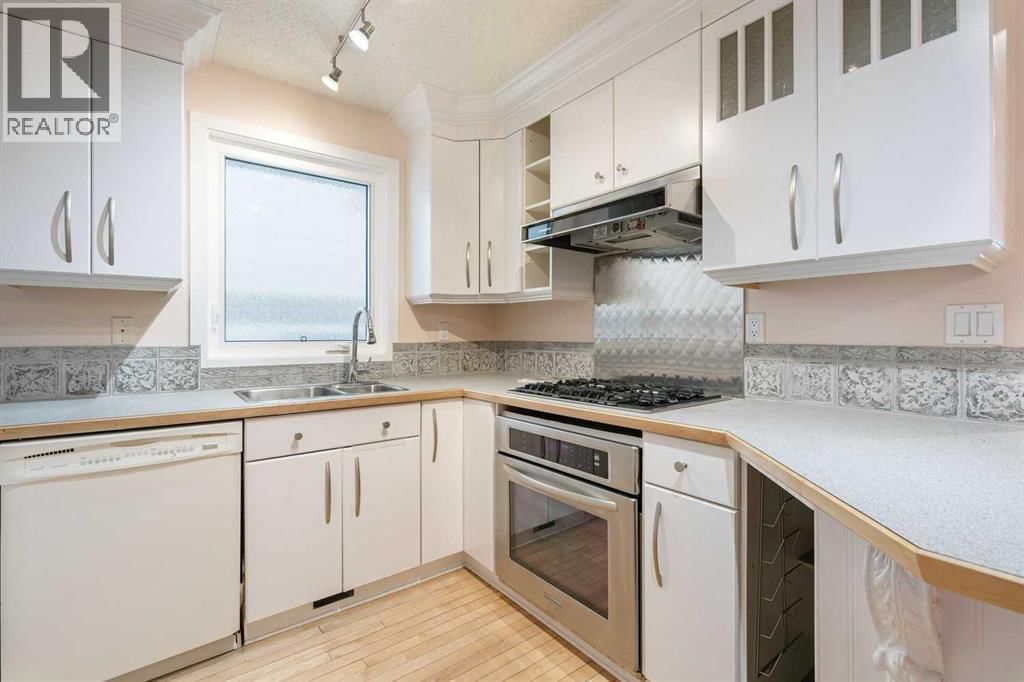 131 WOODGLEN WAY SOUTHWEST Image 10