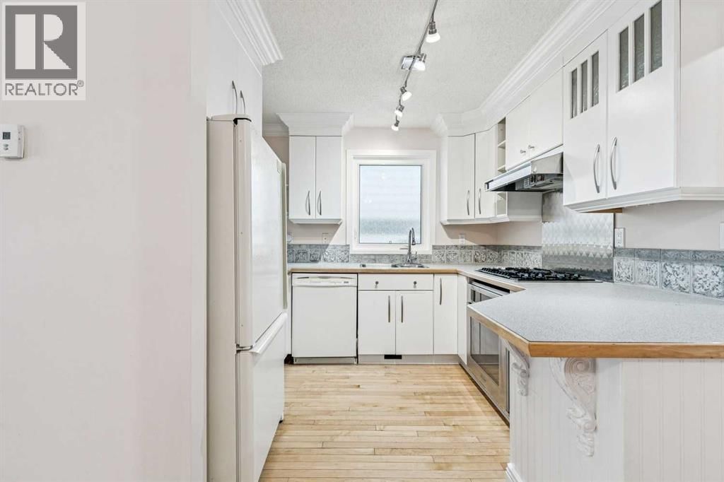 131 WOODGLEN WAY SOUTHWEST Image 11