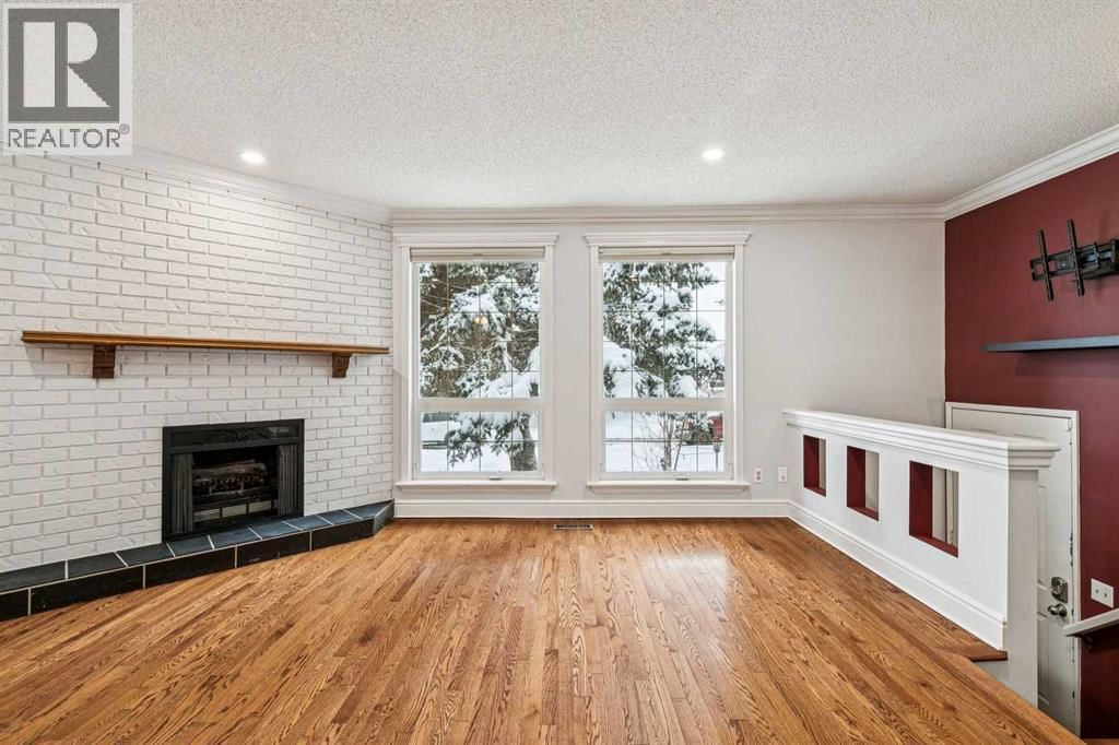 131 WOODGLEN WAY SOUTHWEST Image 3