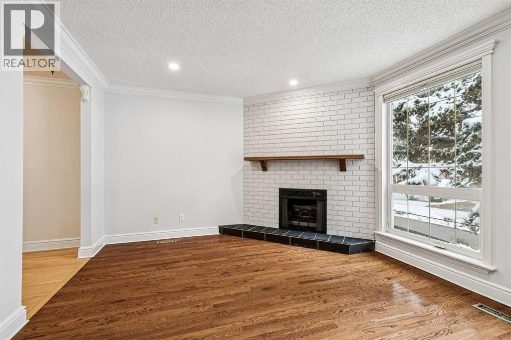 131 WOODGLEN WAY SOUTHWEST Image 4