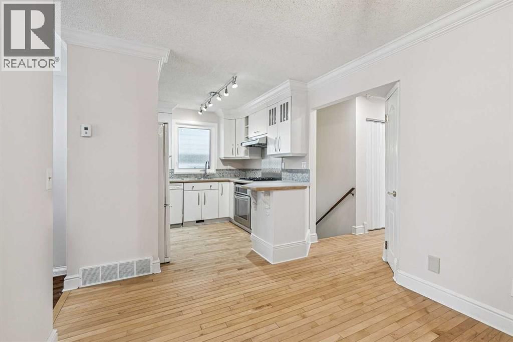 131 WOODGLEN WAY SOUTHWEST Image 8