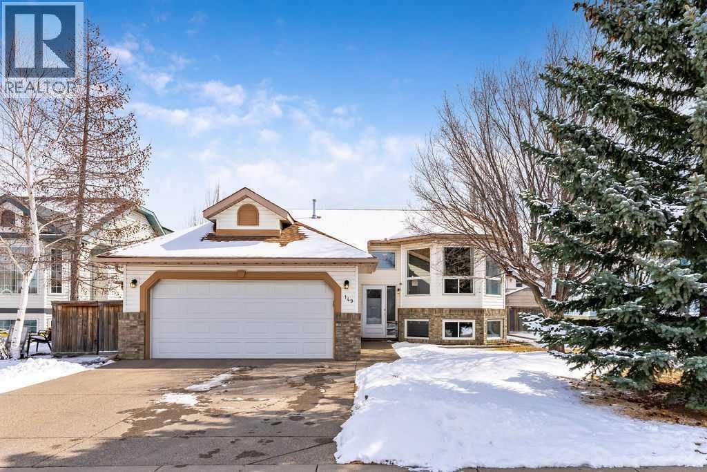 149 WEST TERRACE CRESCENT Image 2