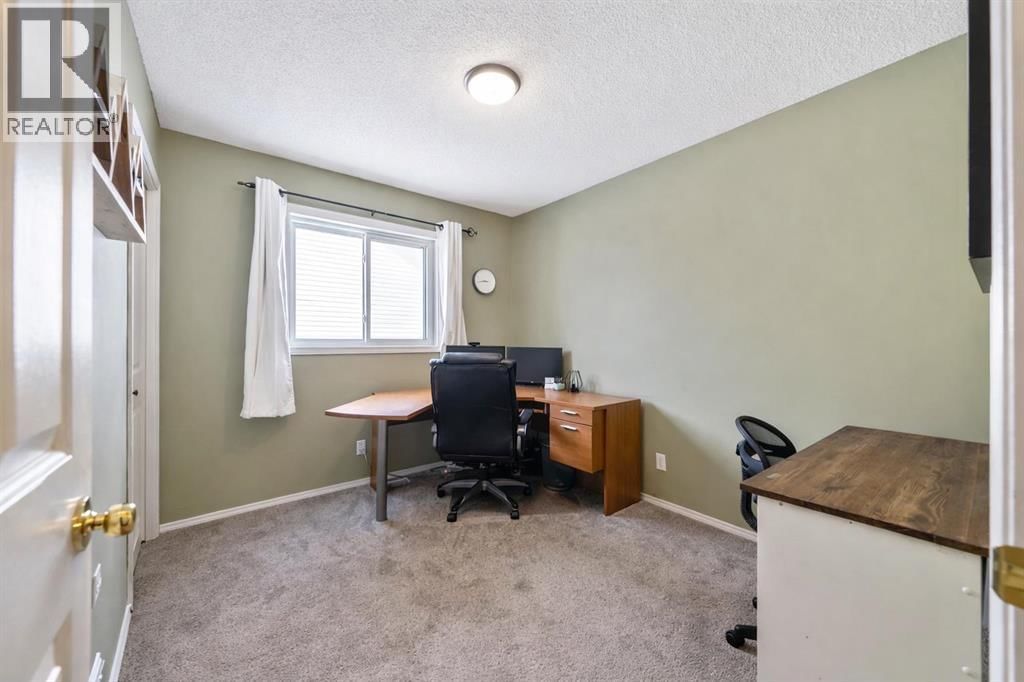 149 WEST TERRACE CRESCENT Image 24