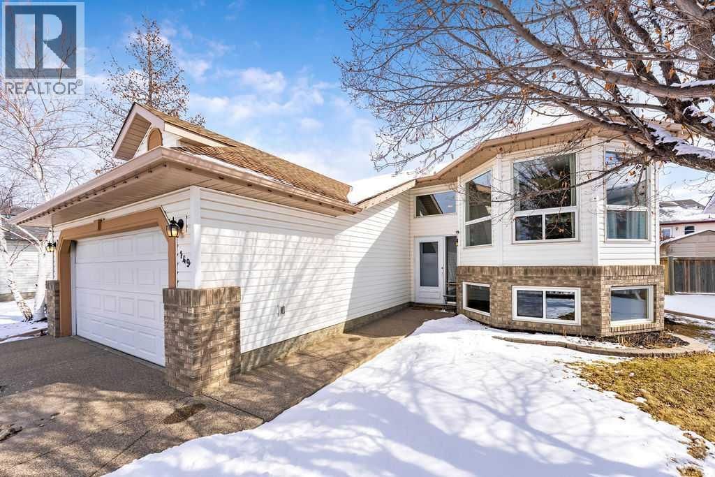 149 WEST TERRACE CRESCENT Image 3