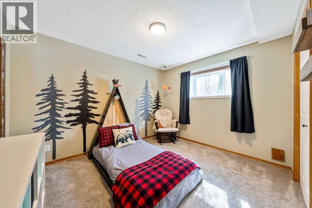 149 WEST TERRACE CRESCENT Image 30