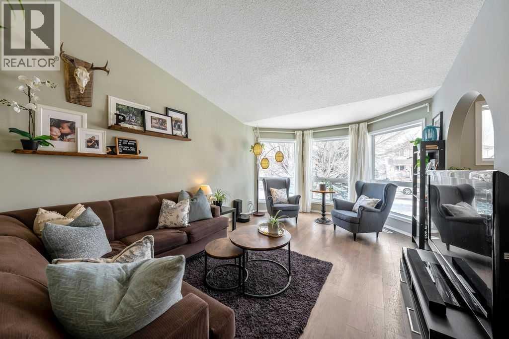 149 WEST TERRACE CRESCENT Image 6