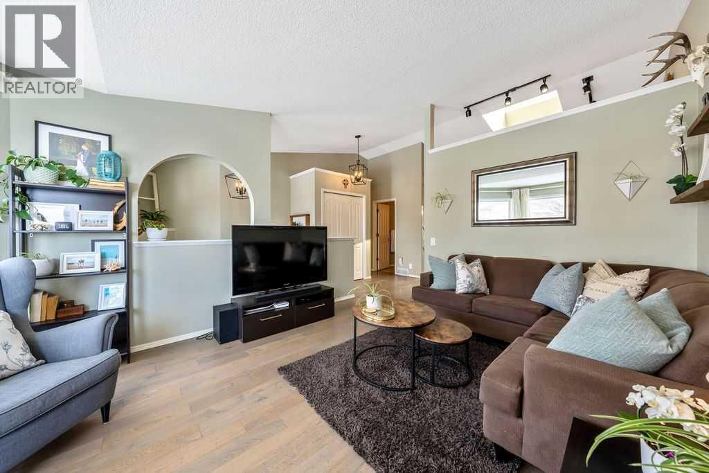 149 WEST TERRACE CRESCENT Image 8