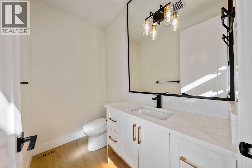 68 SUNVALLEY WAY Image 13