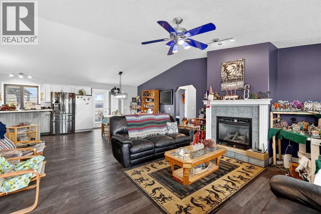 270092 GLENMORE TRAIL Image 21