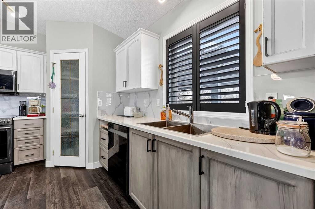 270092 GLENMORE TRAIL Image 25