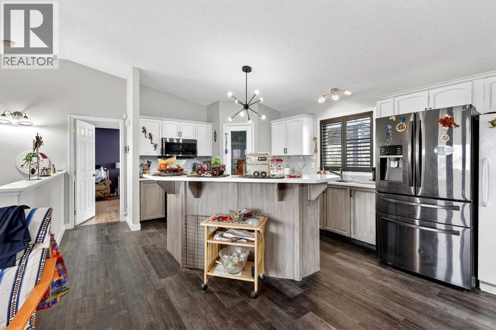 270092 GLENMORE TRAIL Image 28