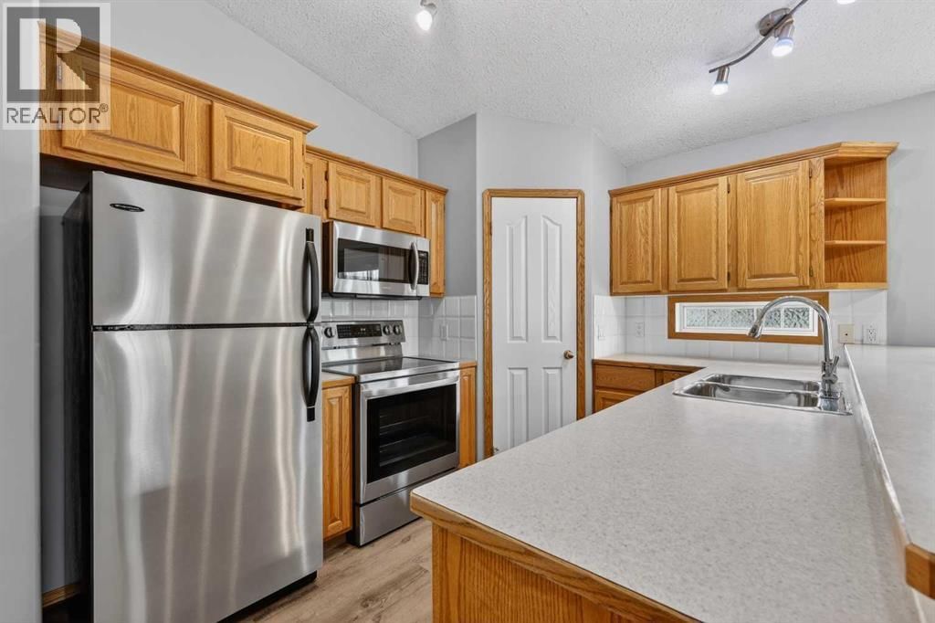 106 CAMBRIDGE GLEN DRIVE Image 17