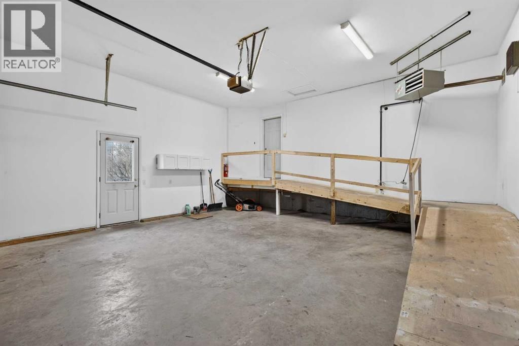 106 CAMBRIDGE GLEN DRIVE Image 50