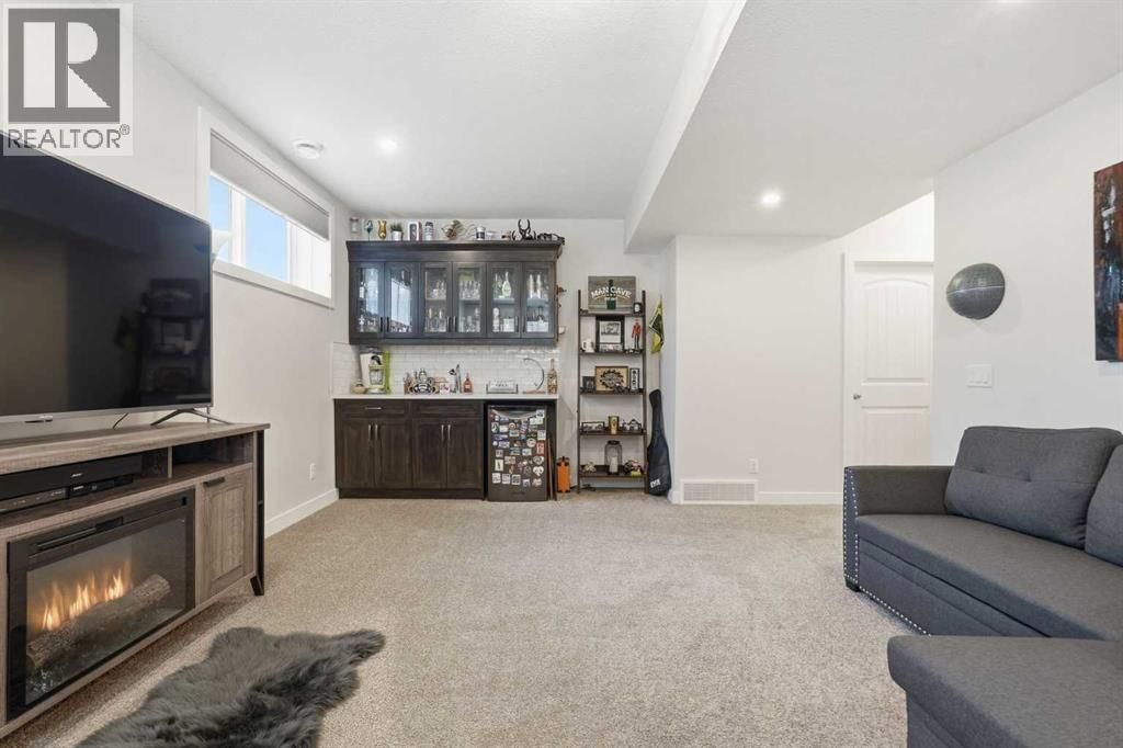 99 VALAROSA DRIVE Image 36