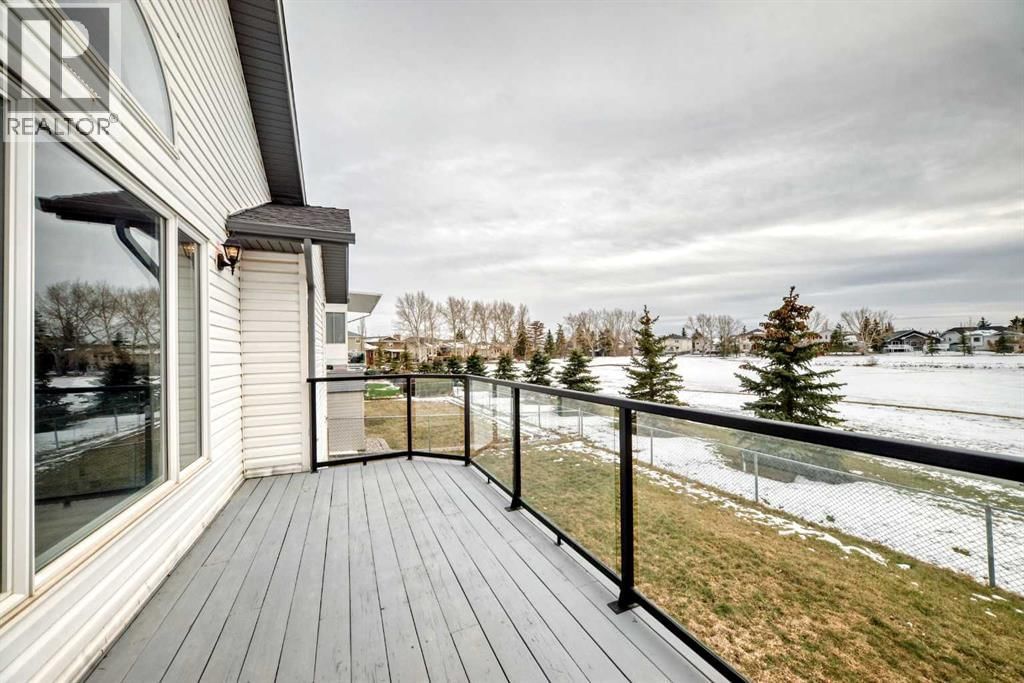 228 WOODSIDE CRESCENT NORTHWEST Image 22