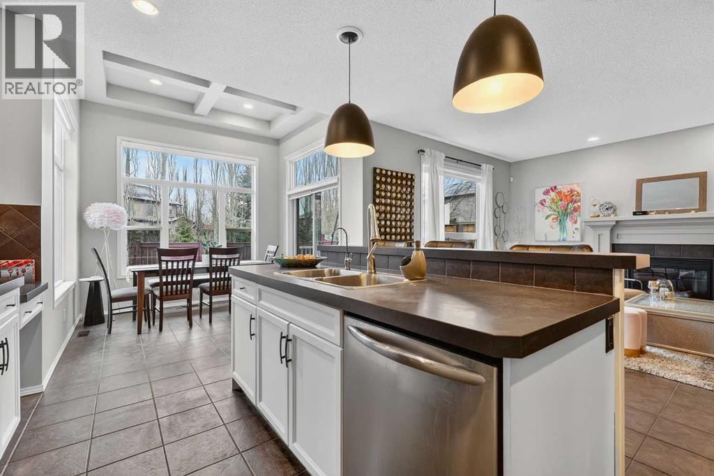 201 AUTUMN CIRCLE SOUTHEAST Image 8