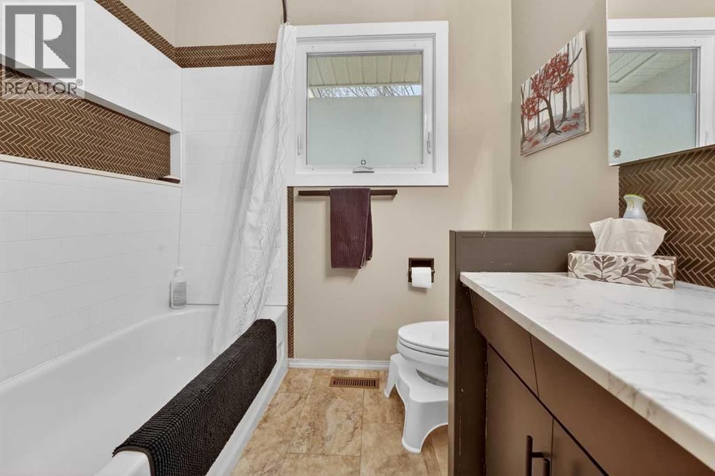 1510 15 STREET NORTH Image 15