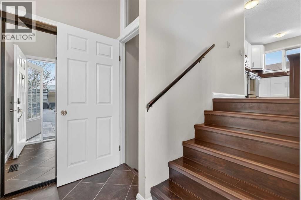 111 SANDERLING RISE NORTHWEST Image 3