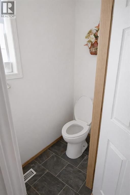 749 MARTINDALE BOULEVARD NORTHEAST Image 6