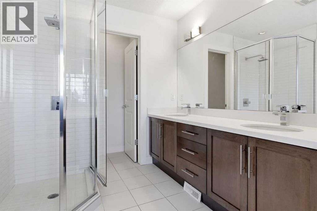 2623 25A STREET SOUTHWEST Image 20