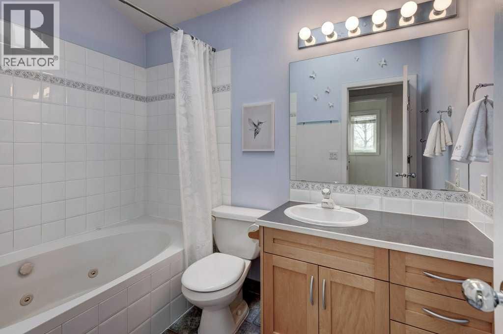 703 52 AVENUE SOUTHWEST Image 19