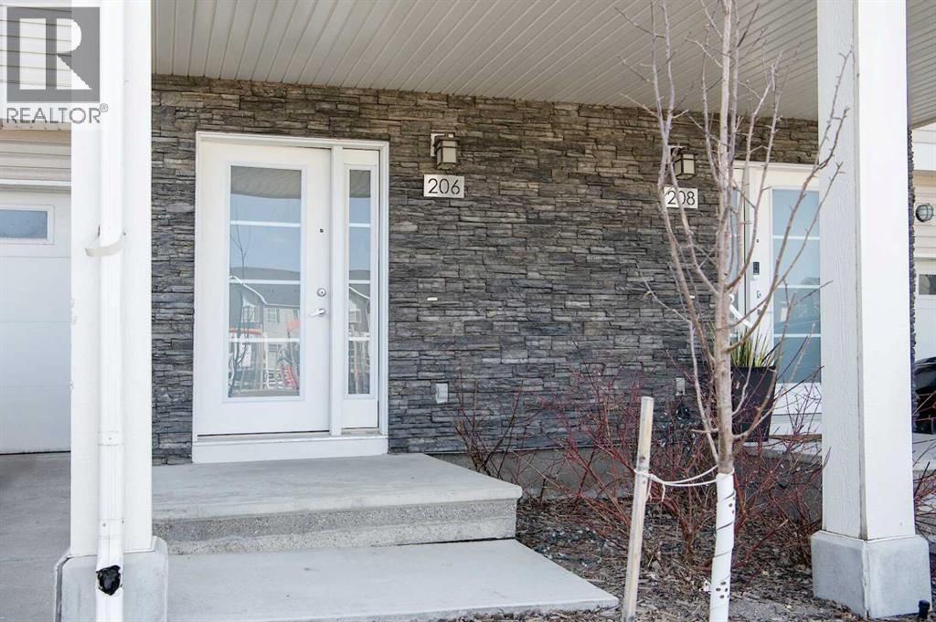 206 Redstone View property photo